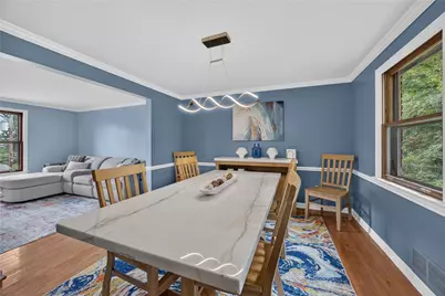 1024 Surrey Woods Rd, Bethel Park, PA 15102 - Photo 8