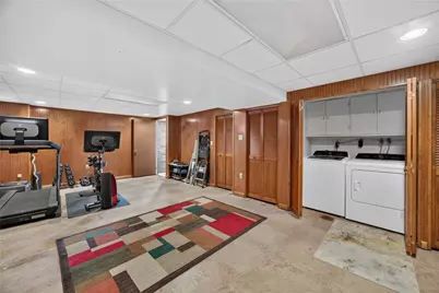 1024 Surrey Woods Rd, Bethel Park, PA 15102 - Photo 32