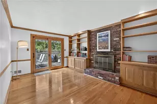 1024 Surrey Woods Rd, Bethel Park, PA 15102 - Photo 14