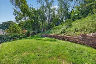 1024 Surrey Woods Rd, Bethel Park, PA 15102 - Photo 36