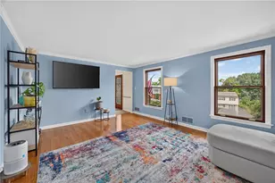 1024 Surrey Woods Rd, Bethel Park, PA 15102 - Photo 6
