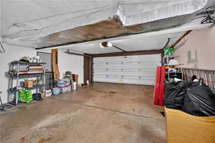 1024 Surrey Woods Rd, Bethel Park, PA 15102 - Photo 34