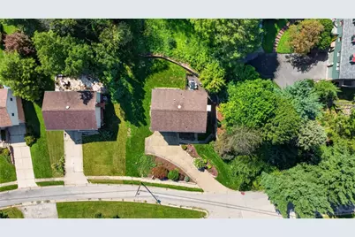 1024 Surrey Woods Rd, Bethel Park, PA 15102 - Photo 44