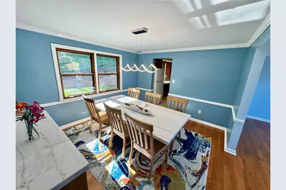 1024 Surrey Woods Rd, Bethel Park, PA 15102 - Photo 10