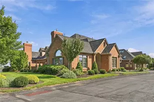 602 Applehill Ct, Adams Township, PA 15044 - Photo 2