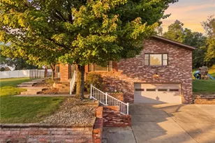 2473 Mae Dr, Hampton, PA 15101 - Photo 1