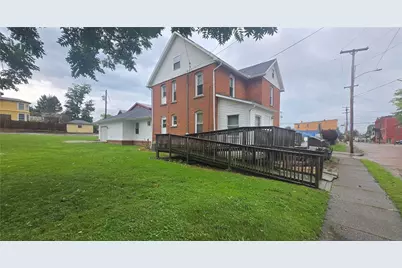 33 N Mercer St, Greenville Boro, PA 16125 - Photo 4