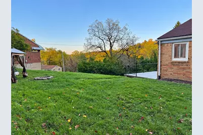2007 Hillcrest St, Bethel Park, PA 15102 - Photo 28