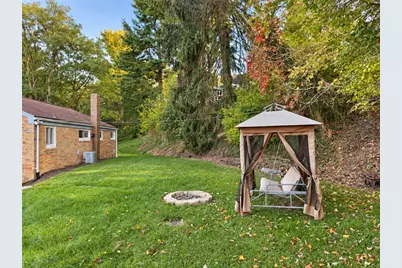 2007 Hillcrest St, Bethel Park, PA 15102 - Photo 4