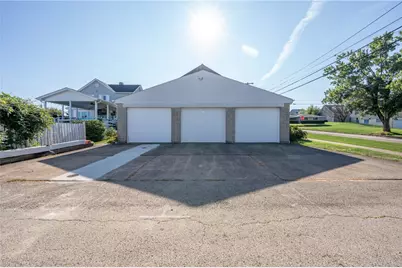511 Lewis Ave, Jeannette, PA 15644 - Photo 4