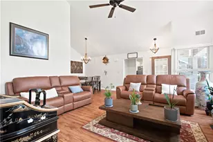 702 Hunt Club Dr, Hempfield Township, PA 15601 - Photo 6