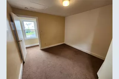 706 Holland St, Vandergrift, PA 15690 - Photo 14
