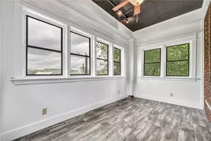 1048 Mirror St, Pittsburgh, PA 15217 - Photo 12