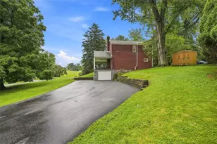 699 Glenrock Dr, Bethel Park, PA 15102 - Photo 34