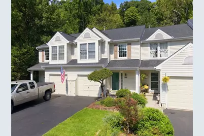 249 Commons Dr, Oakmont, PA 15139 - Photo 2