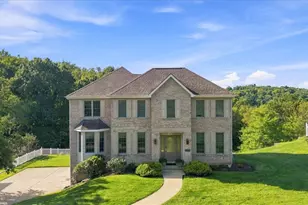 2517 Matterhorn Dr, Pittsburgh, PA 15090 - Photo 1