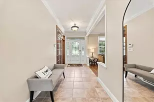 2517 Matterhorn Dr, Pittsburgh, PA 15090 - Photo 2