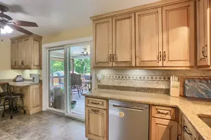 207 Oakland Ave, Twp of But SW, PA 16001 - Photo 12
