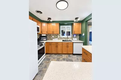 270 Castle Dr, West Mifflin, PA 15122 - Photo 4