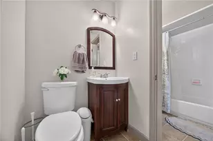 1070 Chatham Park Dr, Scott Township, PA 15216 - Photo 30