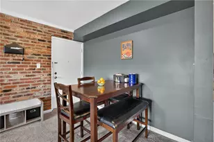 1070 Chatham Park Dr, Scott Township, PA 15216 - Photo 10