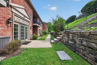 1070 Chatham Park Dr #C, Scott Township, PA 15216 - Photo 32