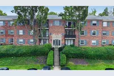 1070 Chatham Park Dr #C, Scott Township, PA 15216 - Photo 1