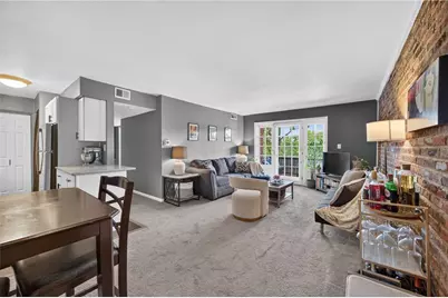 1070 Chatham Park Dr #C, Scott Township, PA 15216 - Photo 8