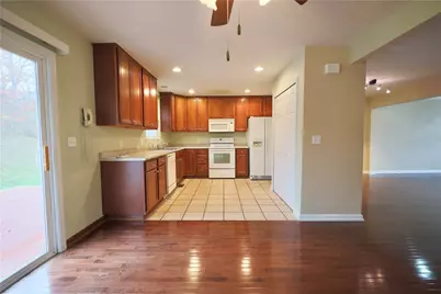 3005 Ironwood Cir, Jeannette, PA 15644 - Photo 18