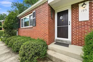 195 W Shaw Pl, Pittsburgh, PA 15116 - Photo 4