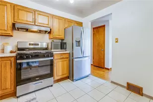 21 Newton Rd, Pittsburgh, PA 15221 - Photo 16