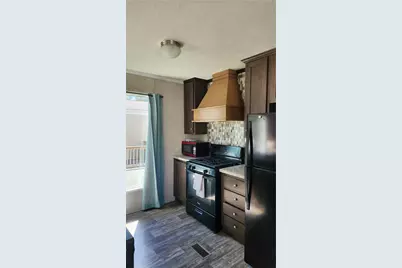 7224 W Market St, Lackawannock Township, PA 16137 - Photo 14