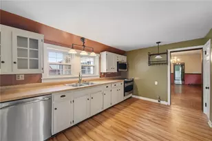 8284 Peebles Rd, Pittsburgh, PA 15237 - Photo 10