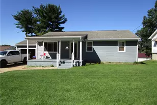 408 Indiana Ave, Farrell, PA 16121 - Photo 1