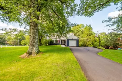 201 Oakhaven Drive, Moon/Crescent Twp, PA 15108 - Photo 2