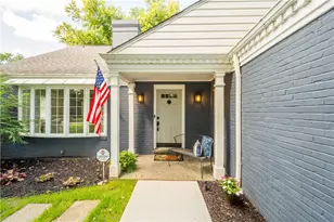201 Oakhaven Dr, Moon/Crescent Twp, PA 15108 - Photo 4