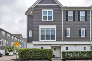 325 Parade St, Cranberry Township, PA 16066 - Photo 4