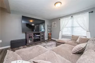 380 Celestial Dr, Economy, PA 15042 - Photo 8