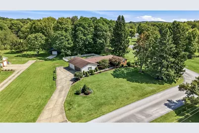 3 Williamson Road, Hempfield Township, PA 16125 - Photo 2