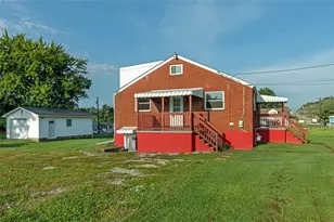 147 W Pennsylvania Ave, New Stanton, PA 15601 - Photo 2