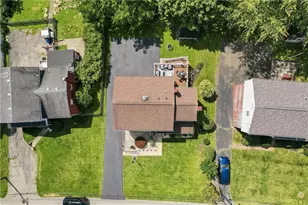 137 Windsor Dr, Hempfield Township, PA 15642 - Photo 28