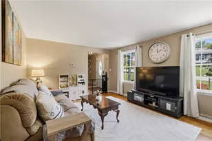 137 Windsor Dr, Hempfield Township, PA 15642 - Photo 8
