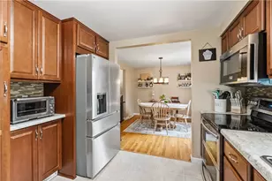 137 Windsor Dr, Hempfield Township, PA 15642 - Photo 6