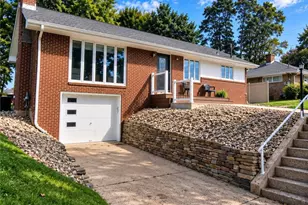 6 Greenview Dr, Robinson Twp, PA 15136 - Photo 2