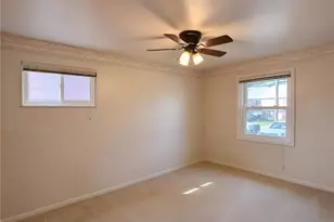 134 Connie Dr, Ross Twp, PA 15214 - Photo 6