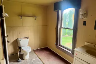 718 Fairview Rd, Washington Township, PA 16050 - Photo 18