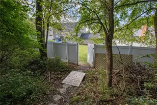 224 Lakeside Dr, Robinson Twp, PA 15136 - Photo 44