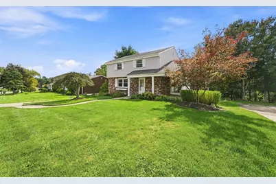 4027 Crabapple Dr, Kennedy Township, PA 15136 - Photo 2