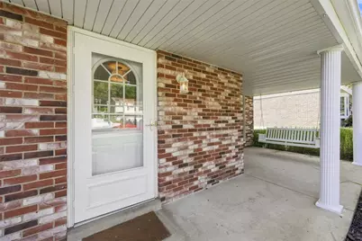 4027 Crabapple Dr, Kennedy Township, PA 15136 - Photo 4