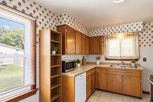 223 Crescent Dr, Hempfield Township, PA 15601 - Photo 6